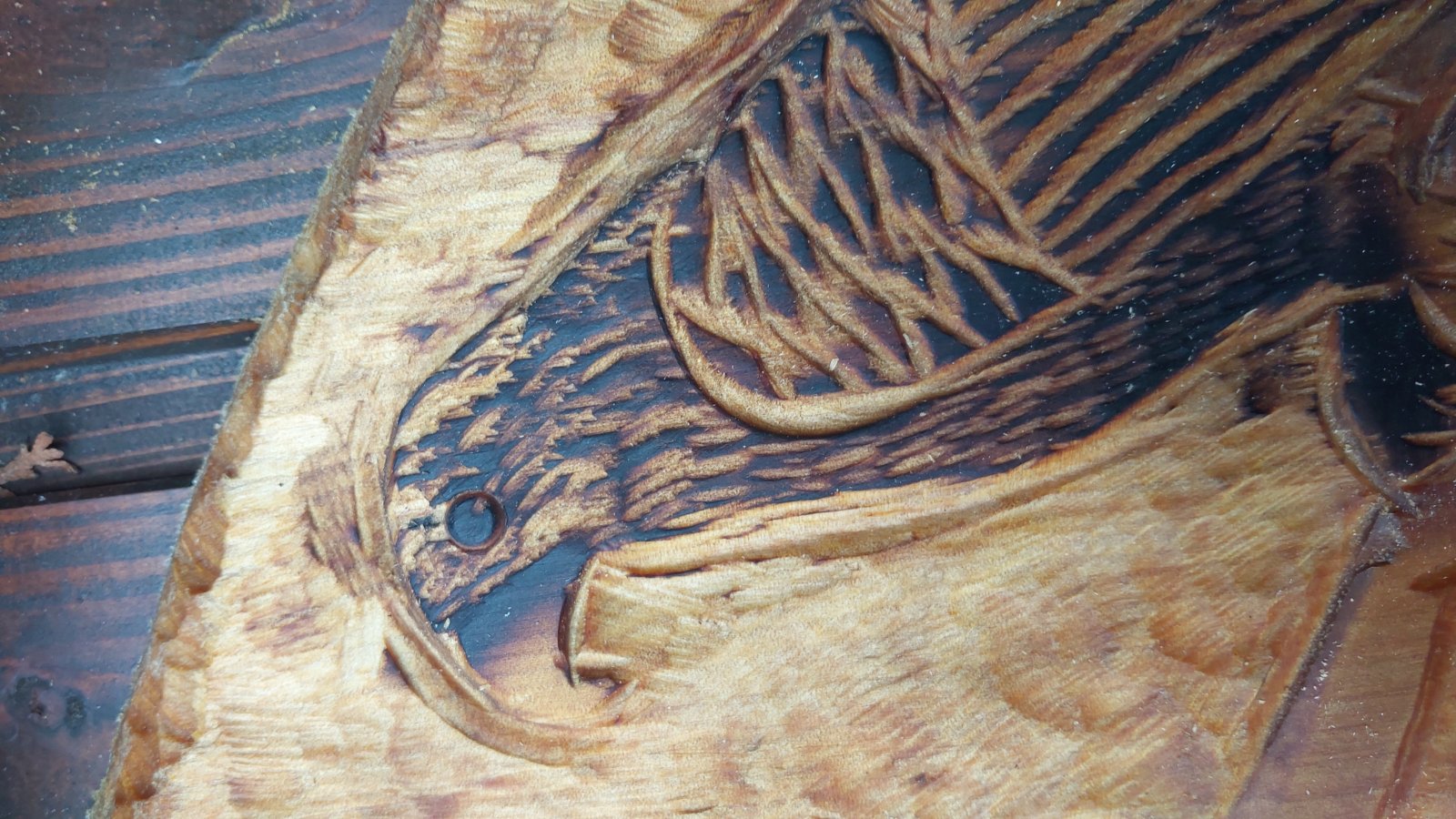 Sitzender Vogel auf'm Ast (Holzrelief )
